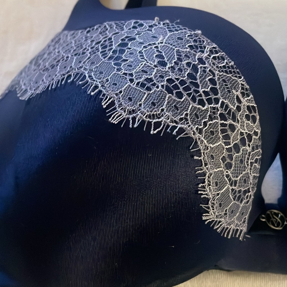 Victoria’s Secret - Pushup Bra - with lace - Picture 2 of 10